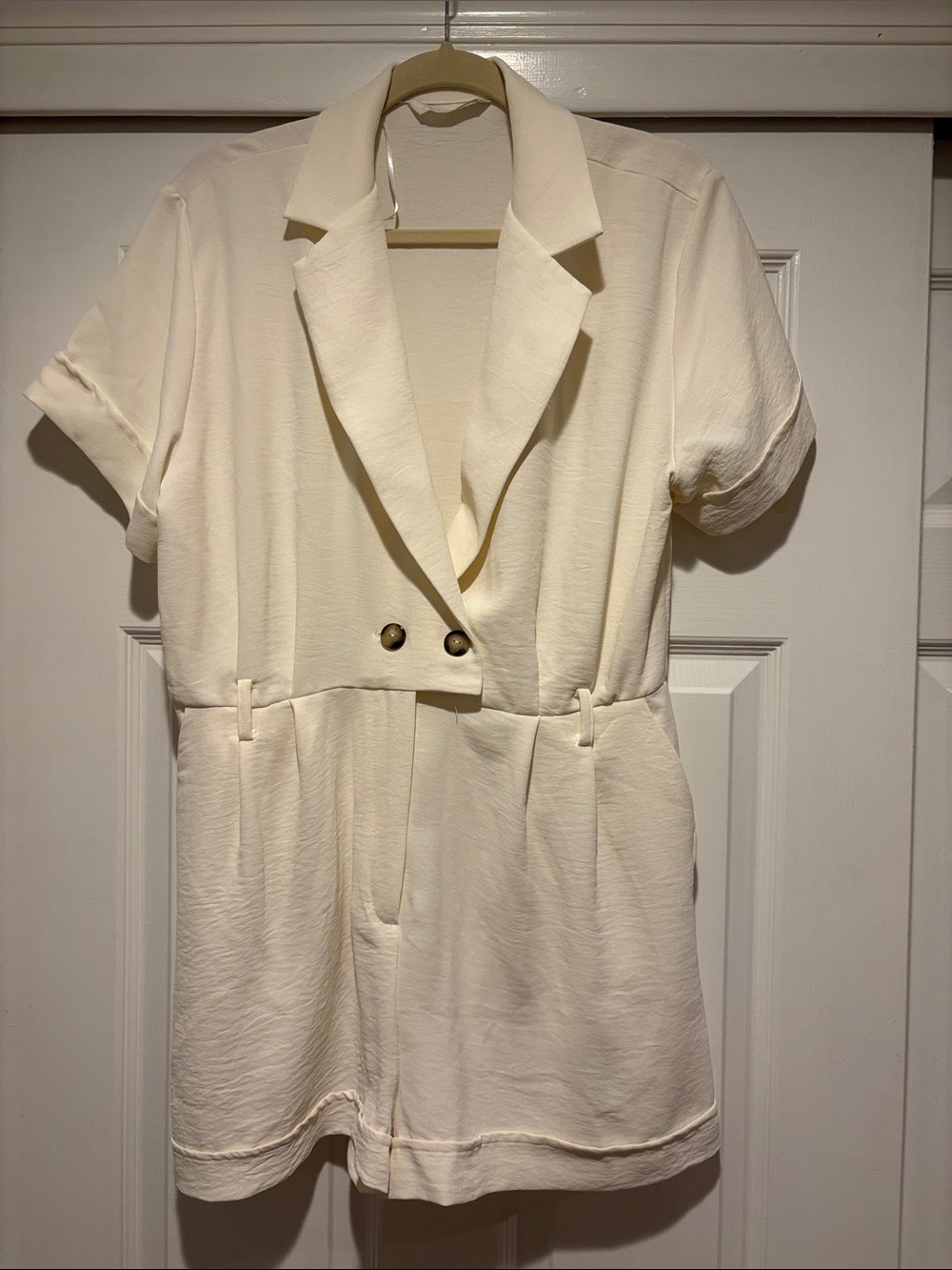 Zara short sleeve ivory romper with notch collar